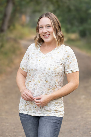 IN STOCK Sophie Pocket Tee - Neutral Floral