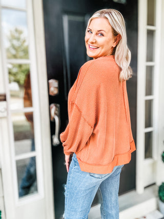 Weekend Ready Rust Mineral Wash Rib Pullover Top