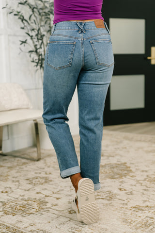 Judy Blue Becky Mid Rise Cool Denim Boyfriend Jean
