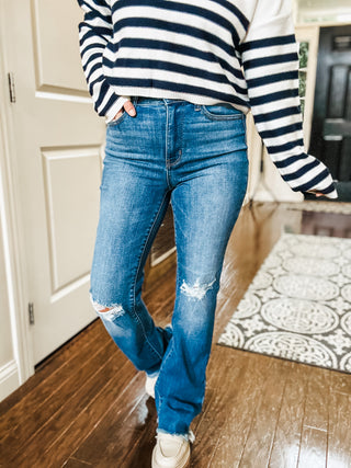 Judy Blue High Rise Distressed Straight Jeans