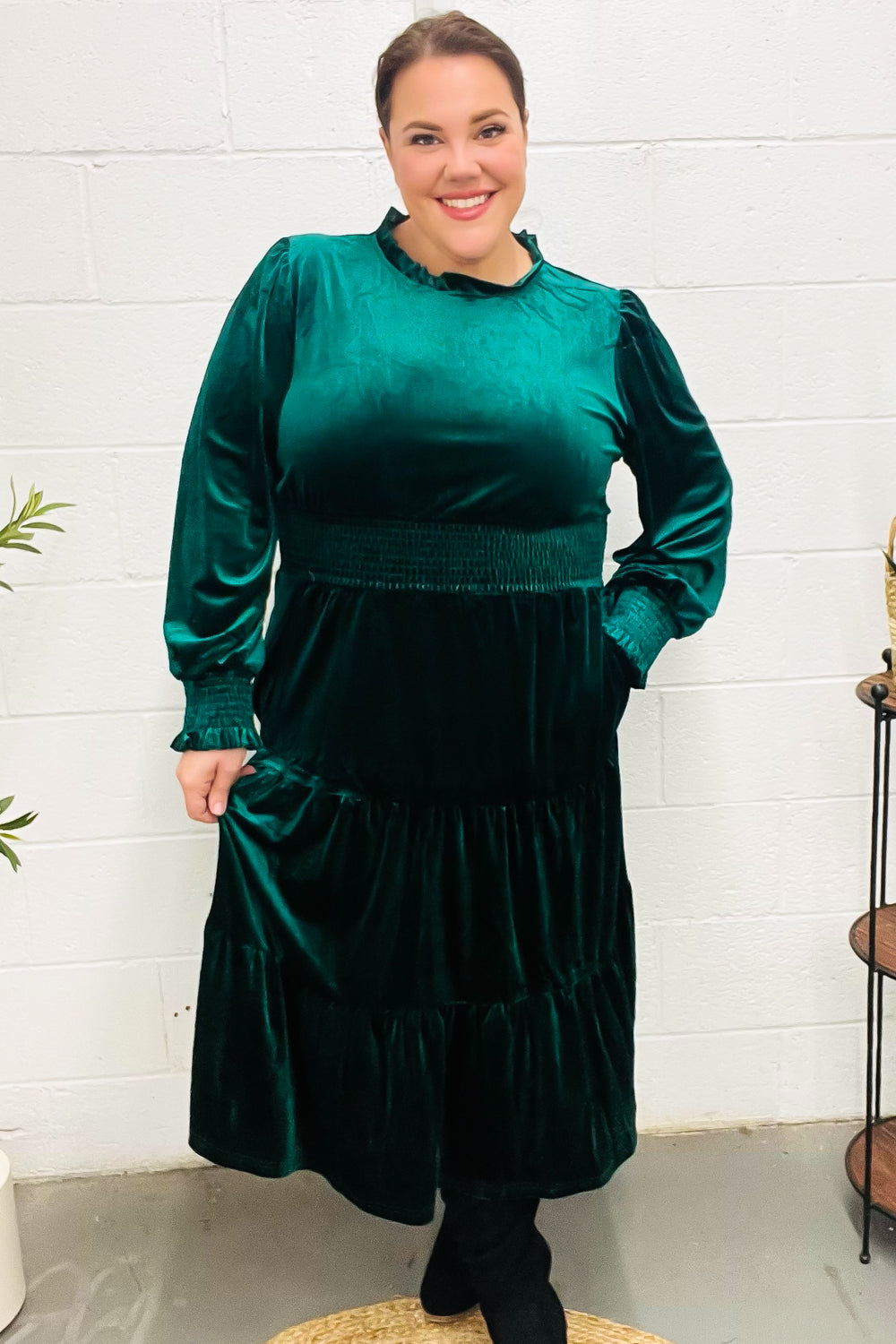 Holiday Dreaming Hunter Green Velvet Mock Neck Smocked Waist Dress Small Holiday Dreaming Hunter Green Velvet Mock Neck Smocked Waist Dress Small