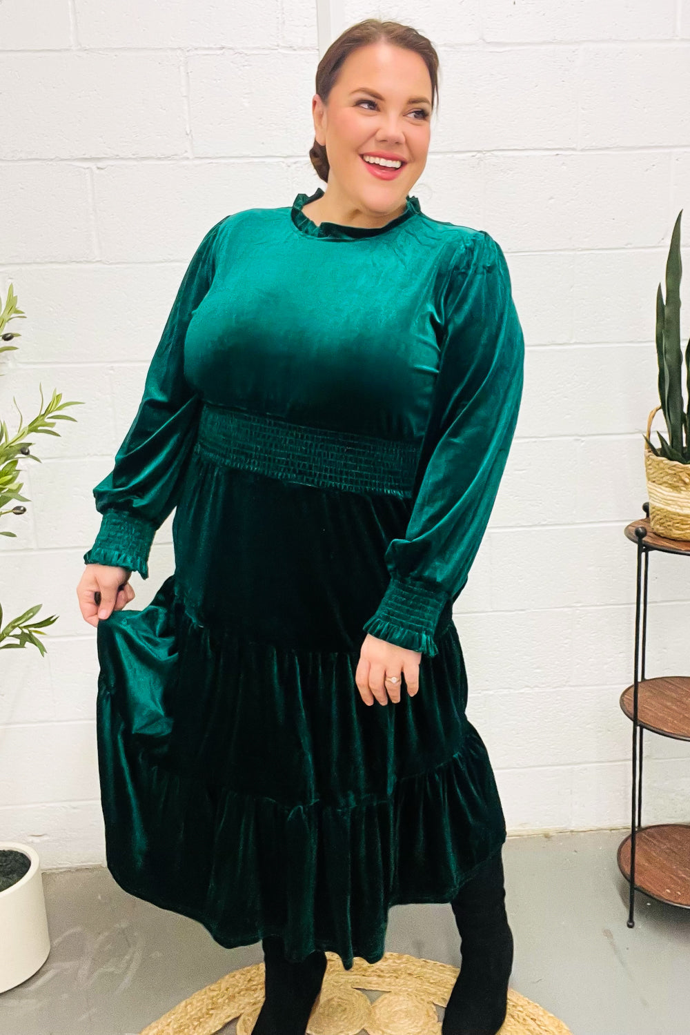 Holiday Dreaming Hunter Green Velvet Mock Neck Smocked Waist Dress Small Holiday Dreaming Hunter Green Velvet Mock Neck Smocked Waist Dress Small