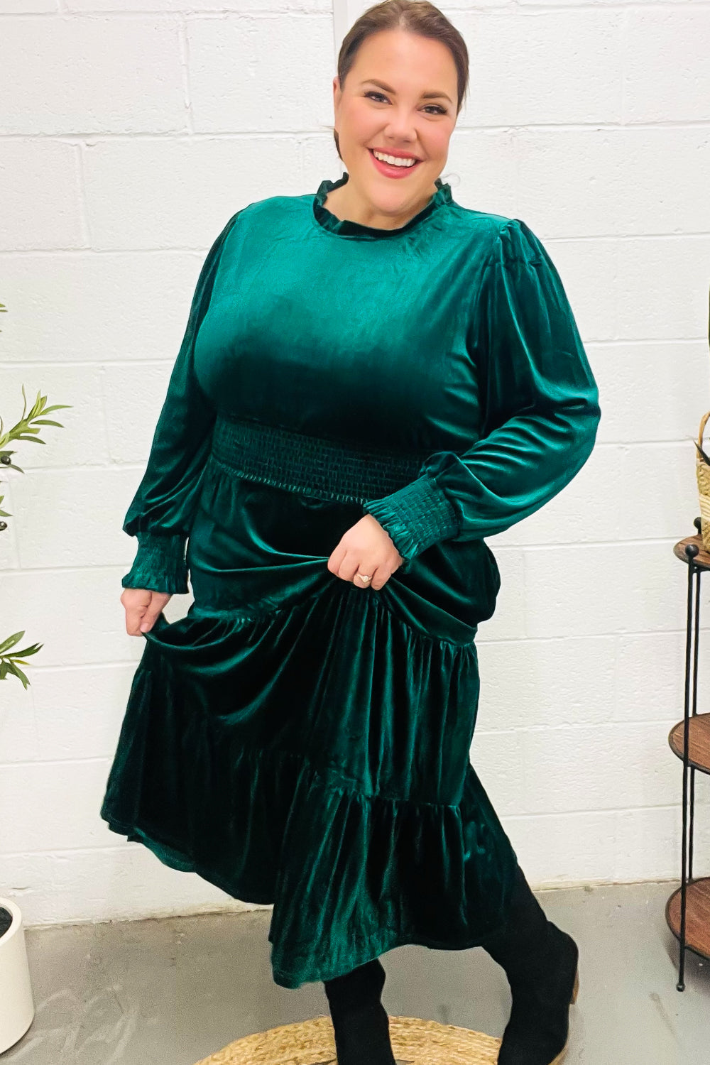 Holiday Dreaming Hunter Green Velvet Mock Neck Smocked Waist Dress Small Holiday Dreaming Hunter Green Velvet Mock Neck Smocked Waist Dress Small