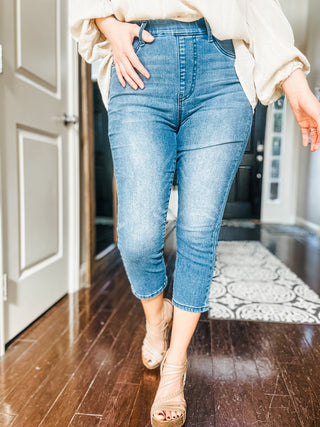 Judy Blue Emily High Rise Cool Denim Pull On Capri Jeans