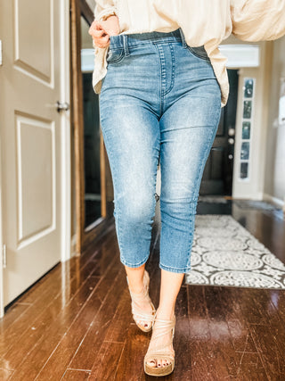 Judy Blue Emily High Rise Cool Denim Pull On Capri Jeans