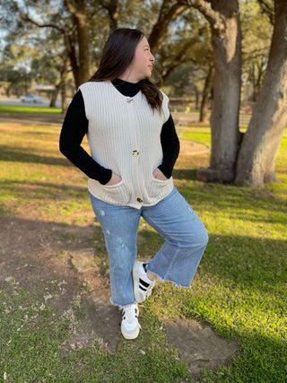 Meet In The Middle Sweater Vest in Two Colors